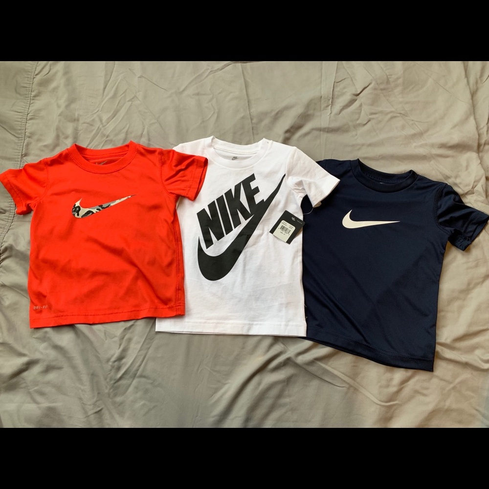 Lot of 3 boys Nike Shirts